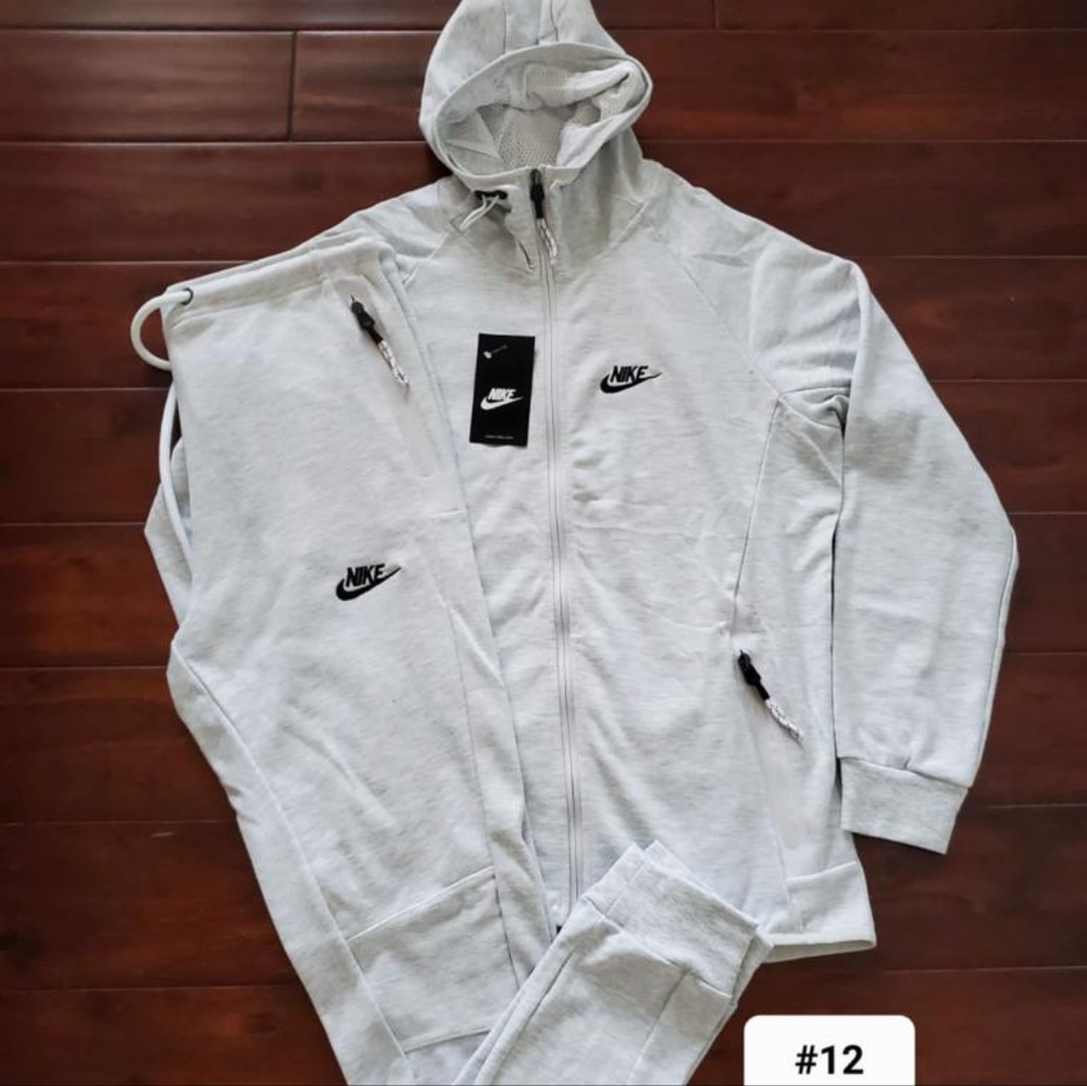 Nike - Picture 10 of 12